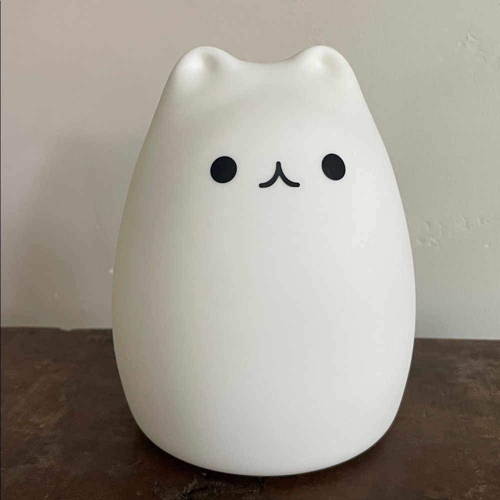 •| cat night light